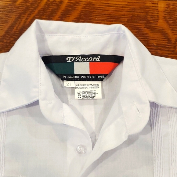 D'Accord White Cuban Guayabera Shirt - Picture 2 of 6